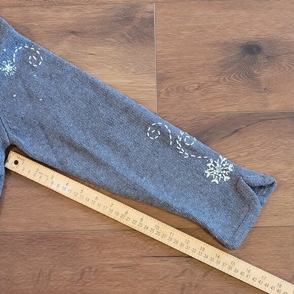 Designers Originals Studio Joy Sweater Womens M Gray White Snowflakes Cardigan - Picture 8 of 16